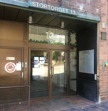 Porten till en gynekologmottagning vid Stortorget i Helsingborg